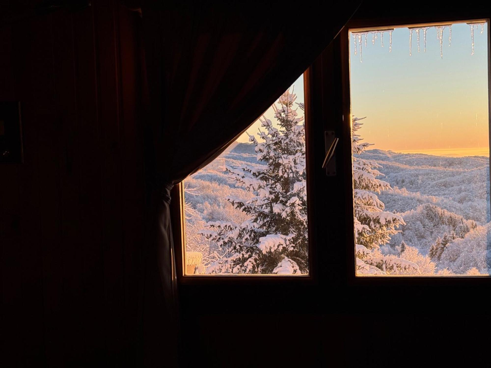 Guest House Lagotto'S Peak Radatovici Bagian luar foto
