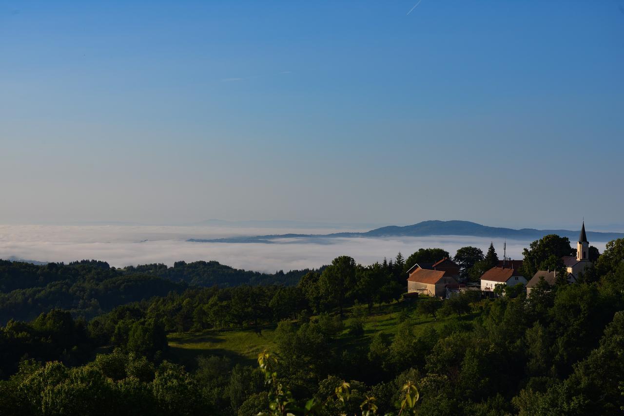 Guest House Lagotto'S Peak Radatovici Bagian luar foto
